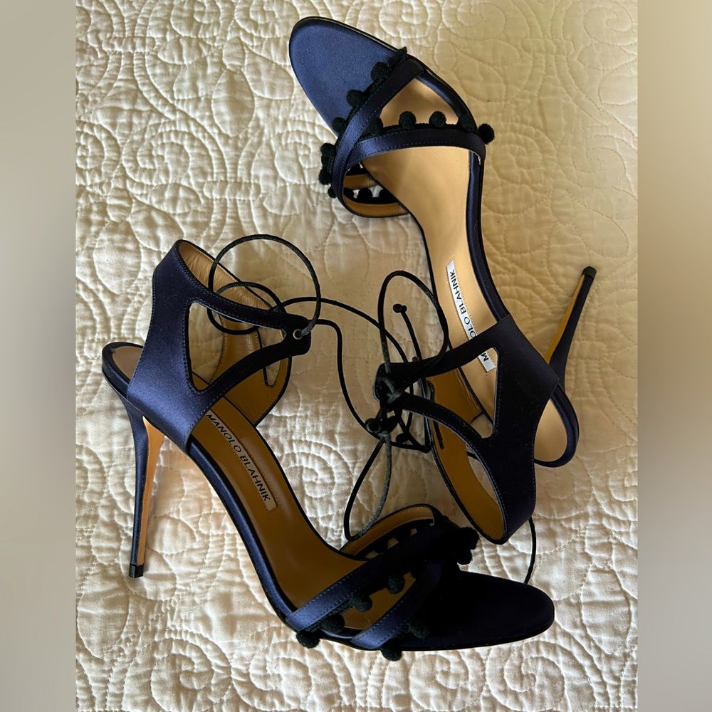 Manolo Blahnik Esparra Tie-Up Satin stilettos